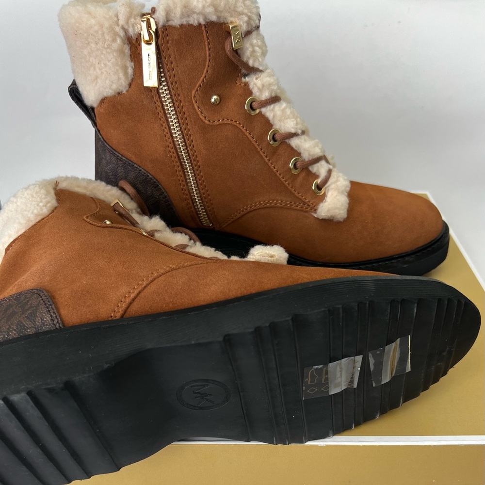 MICHAEL KORS TRUDY FUR & SUEDE BOOTS IN LUGG MULTI - SIZE 8.5 - Picture 3 of 11